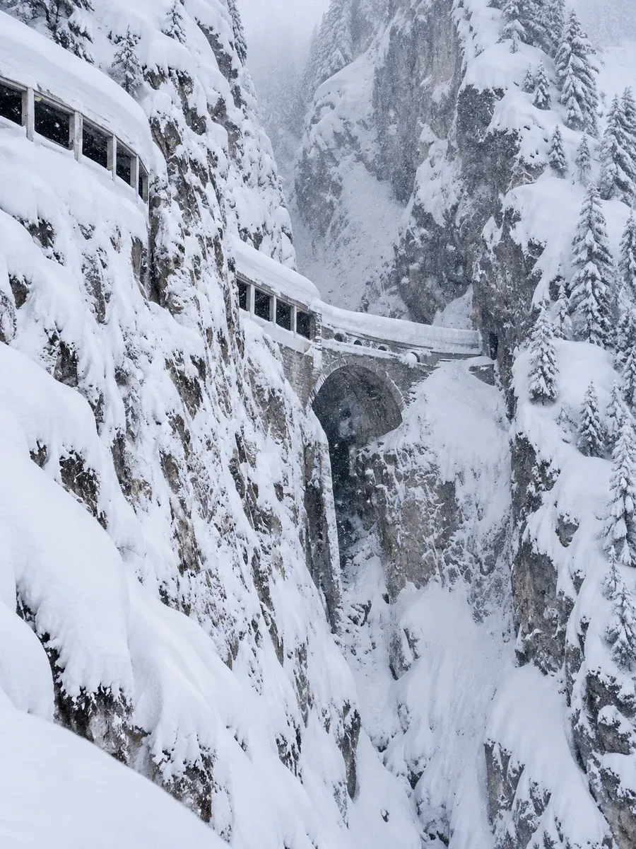 Lech to Buchs SG transfer — the Flexenstraße out of Lech The Flexenstraße between Lech and the Arlberg pass under snow
