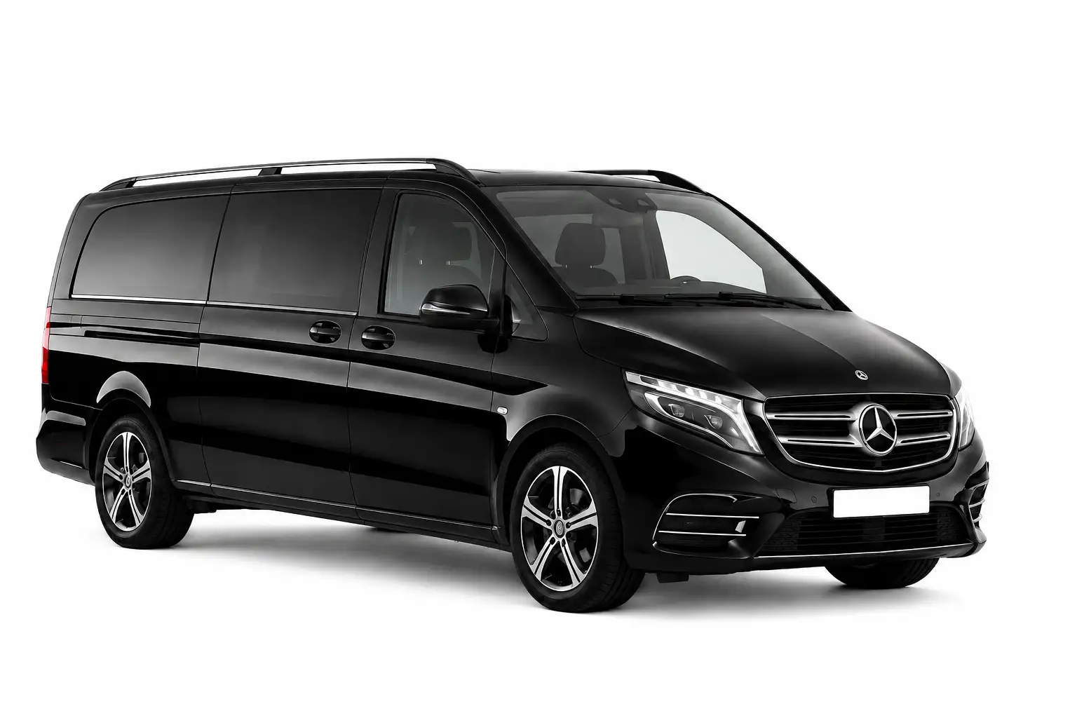 Mercedes four-wheel-drive minibus of Alpinum Taxi in St. Anton am Arlberg